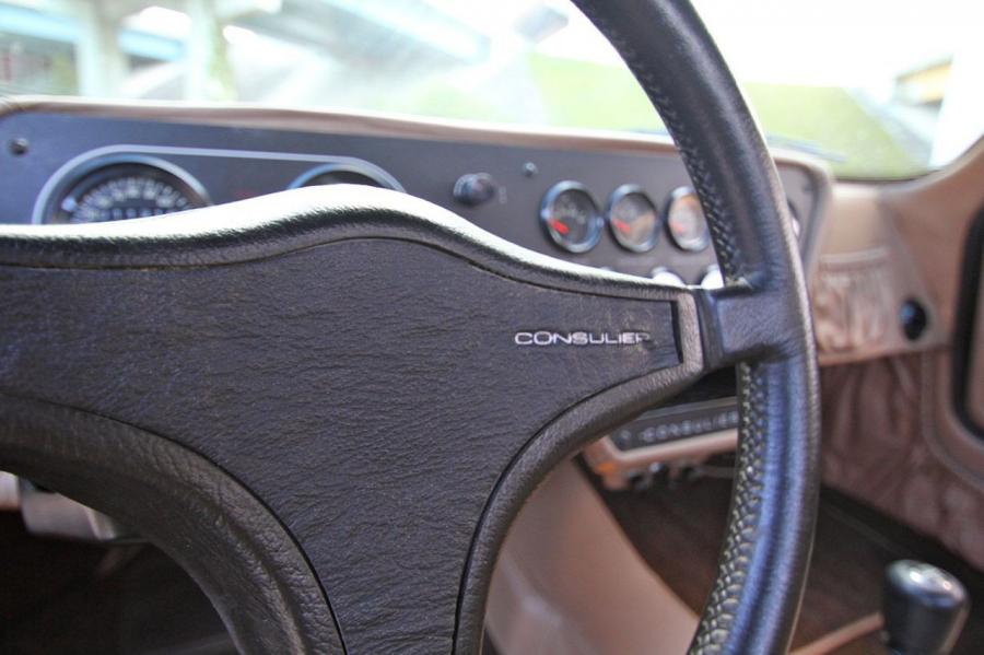 Детали интерьера Mosler Consulier Targa 1990 года  (фото 21 из 52)